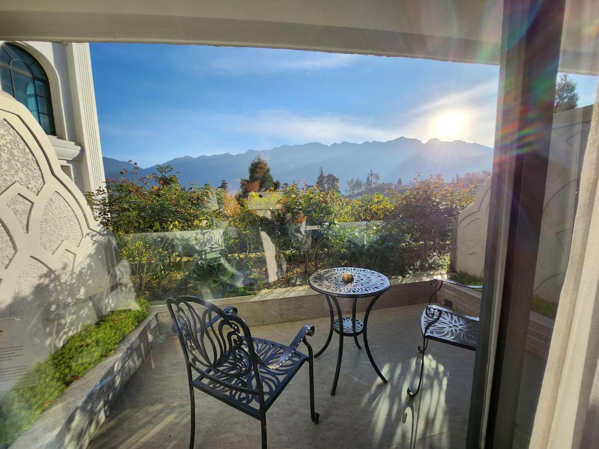 Silk Path Grand Sapa Resort & Spa Екстериор снимка View from the balcony of a suite at the Hotel del Monte