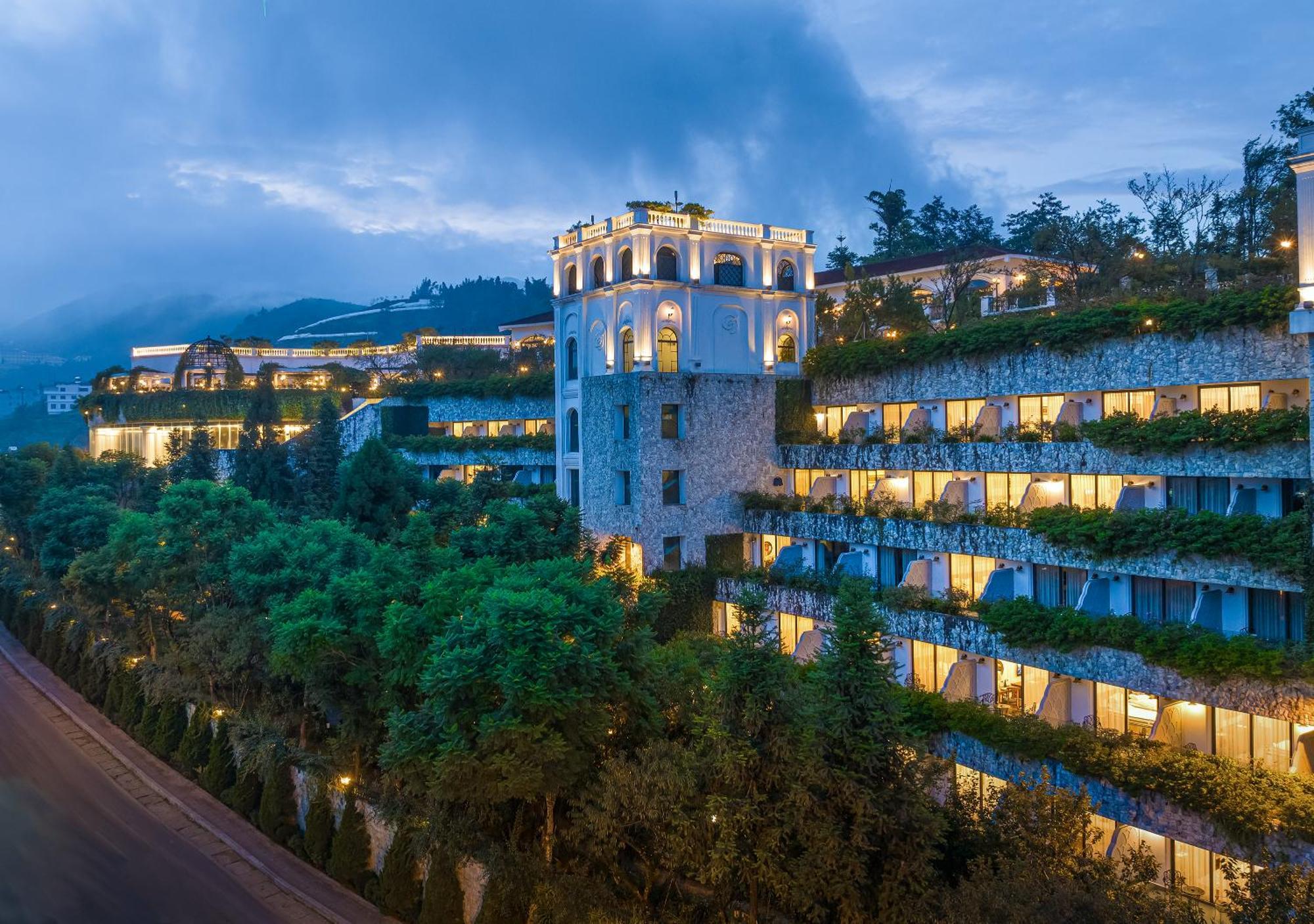 Silk Path Grand Sapa Resort & Spa Екстериор снимка The InterContinental Danang Sun Peninsula Resort