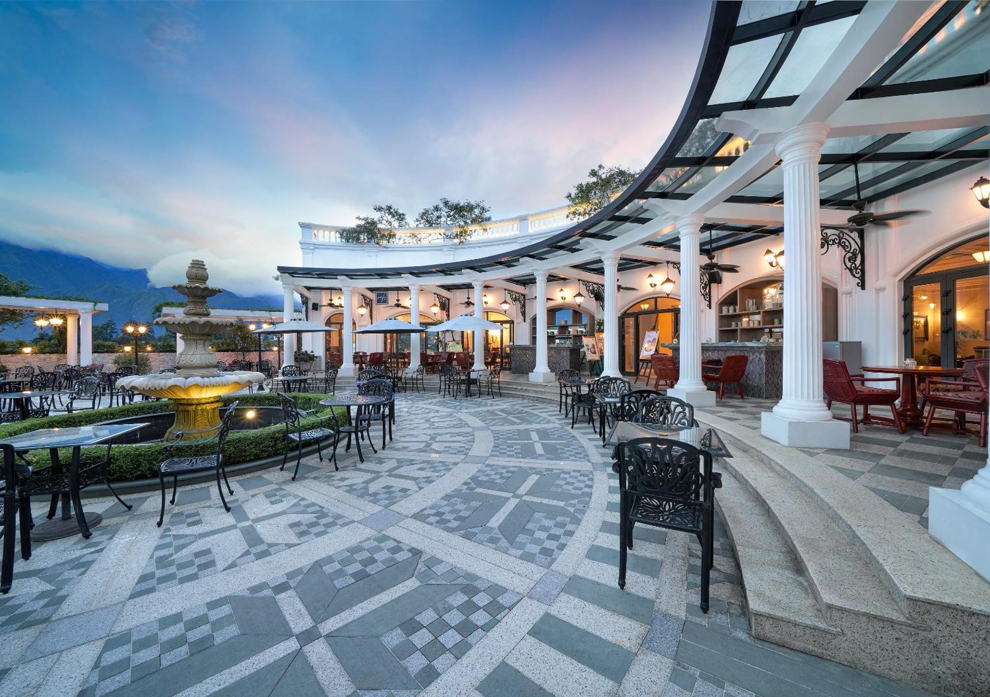 Silk Path Grand Sapa Resort & Spa Екстериор снимка The restaurant at the hotel
