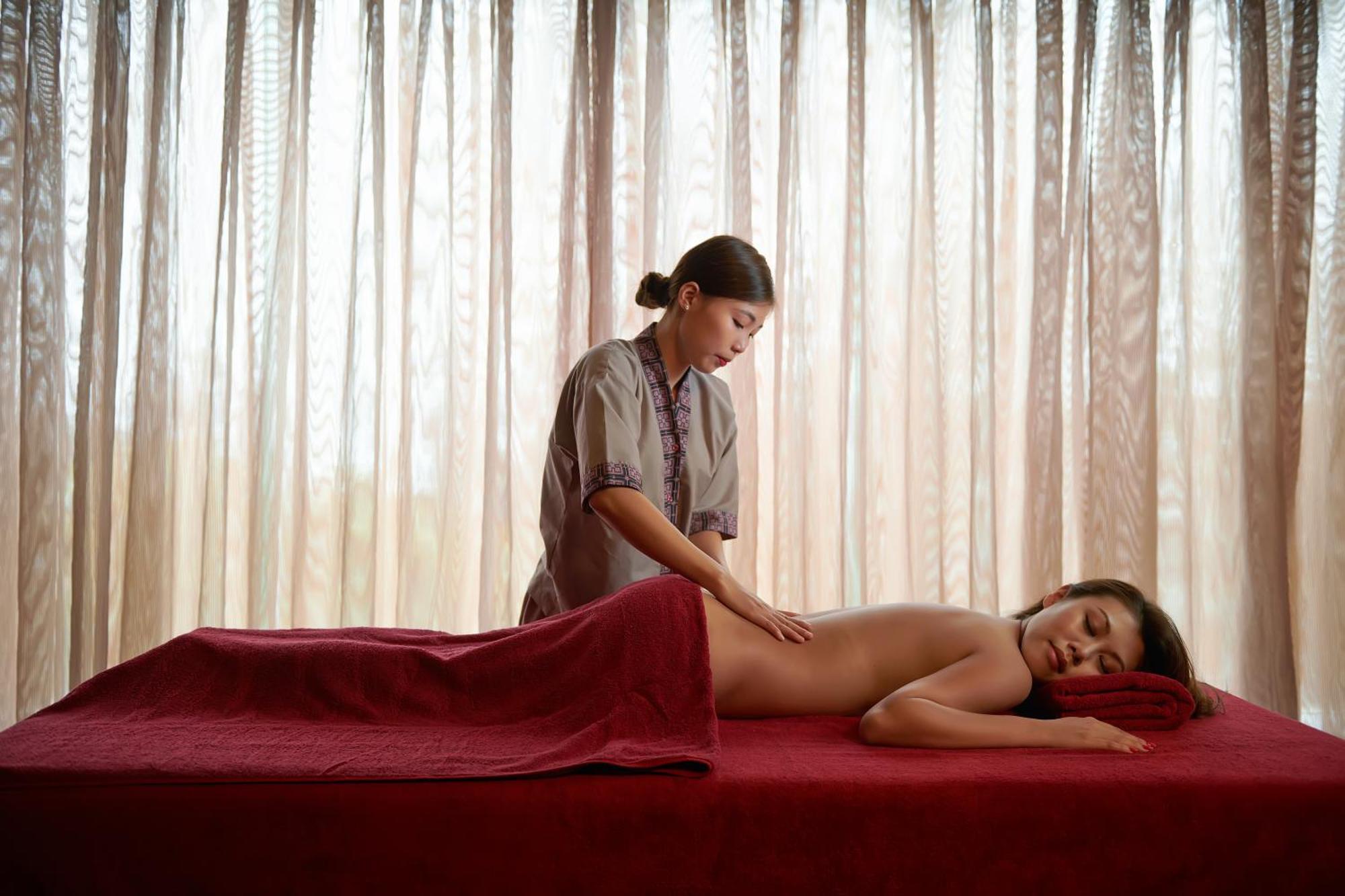 Silk Path Grand Sapa Resort & Spa Екстериор снимка Thai massage