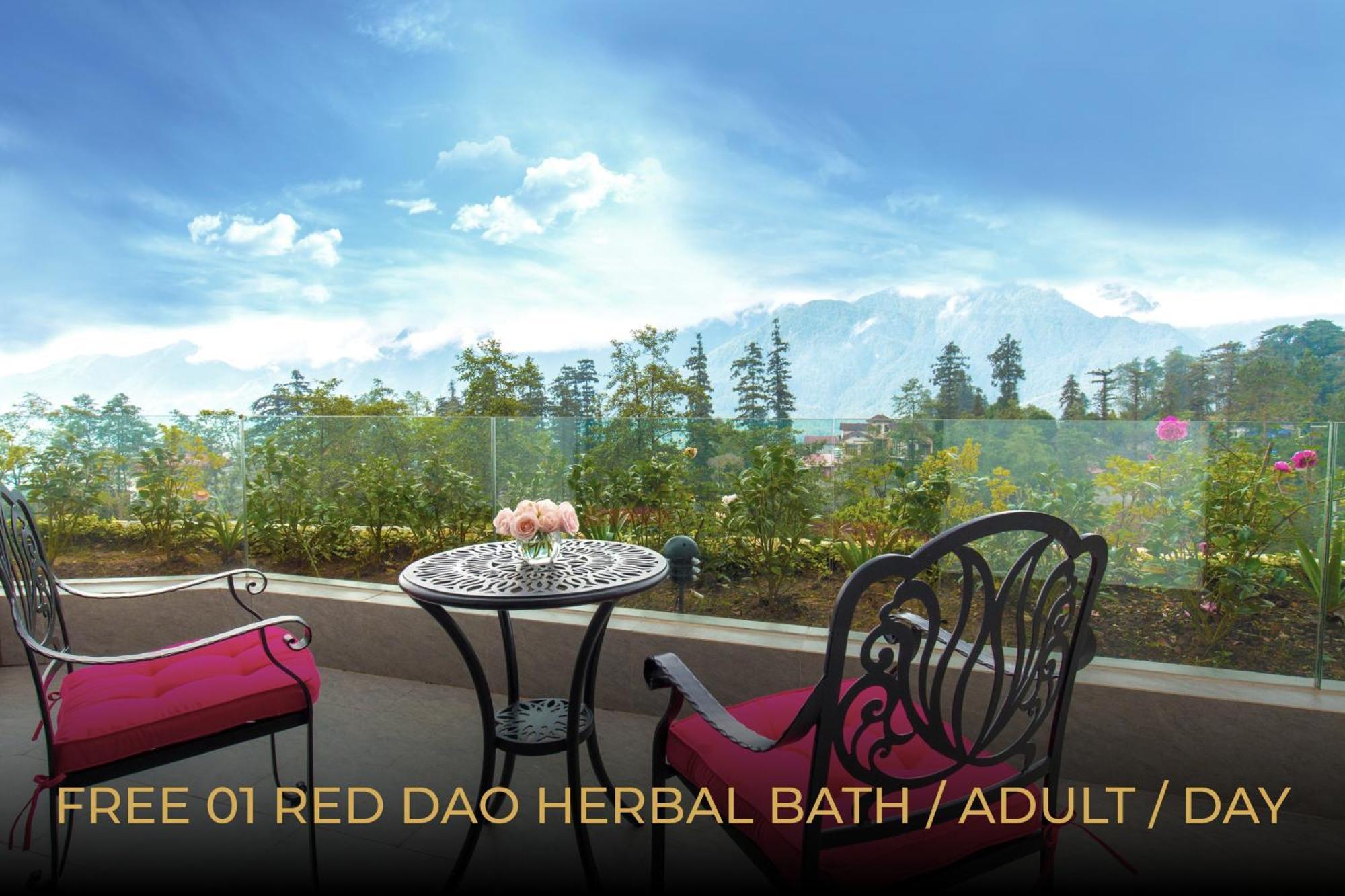 Silk Path Grand Sapa Resort & Spa Екстериор снимка View of Mount Shasta from the Red DAO Spa