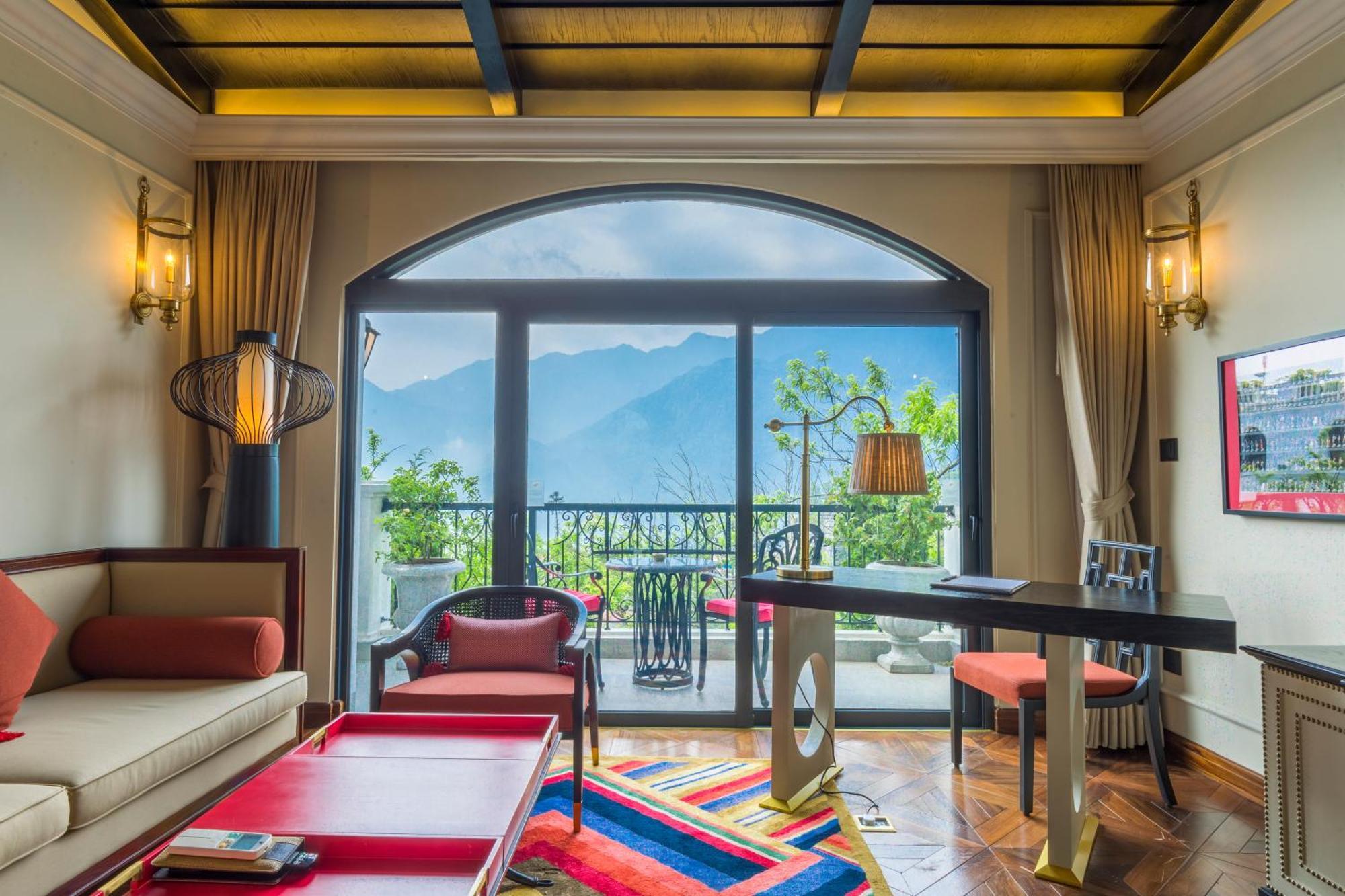 Silk Path Grand Sapa Resort & Spa Екстериор снимка A suite at the hotel